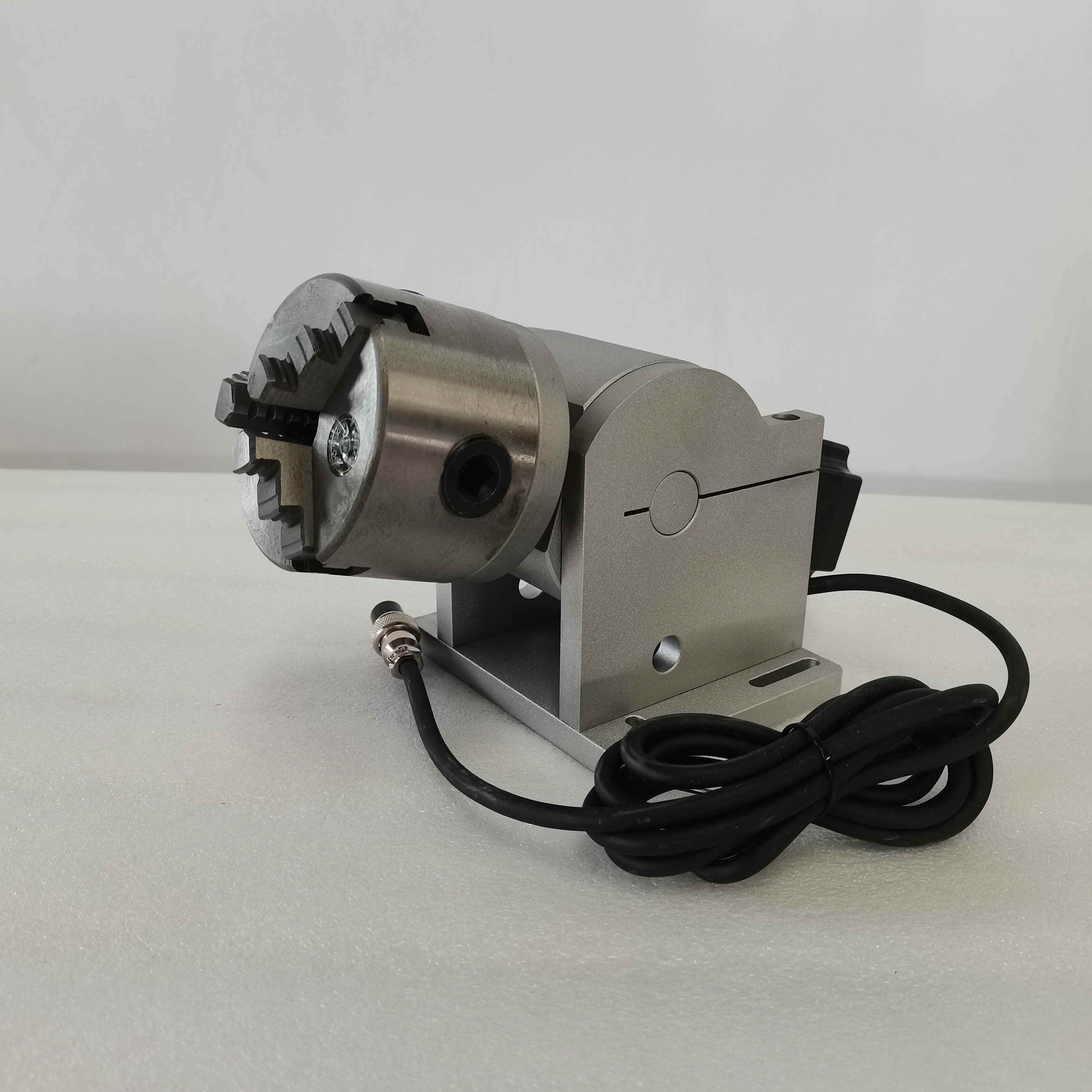 Dispositivu rotativu di cilindru per a macchina di marcatura laser (3)