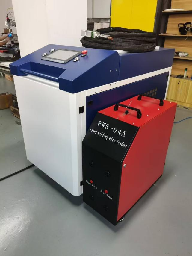6000W Continuous laser cleaning machine with 500x500mm scan area (3)